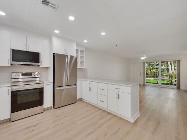 900 Jasmine Lane, Vero Beach, FL 32963