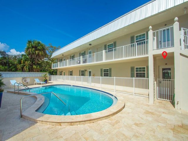 900 Jasmine Lane, Vero Beach, FL 32963