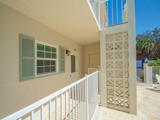 900 Jasmine Lane, Vero Beach, FL 32963