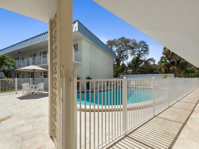 900 Jasmine Lane, Vero Beach, FL 32963