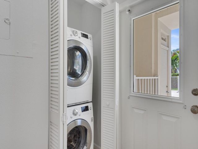 900 Jasmine Lane, Vero Beach, FL 32963