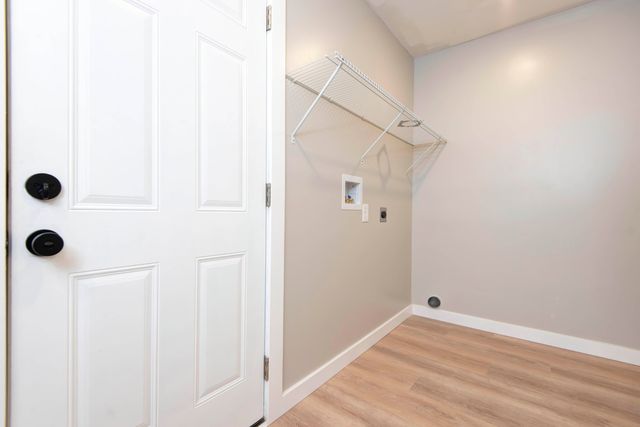 2329 E Meadow Drive, Springfield, MO 65804
