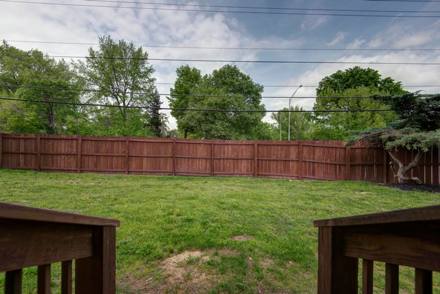 2329 E Meadow Drive, Springfield, MO 65804
