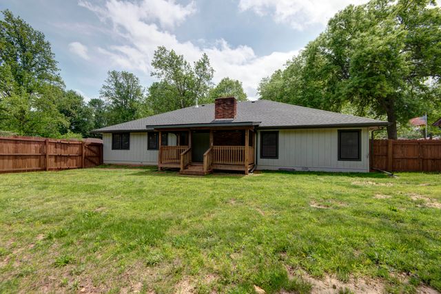 2329 E Meadow Drive, Springfield, MO 65804