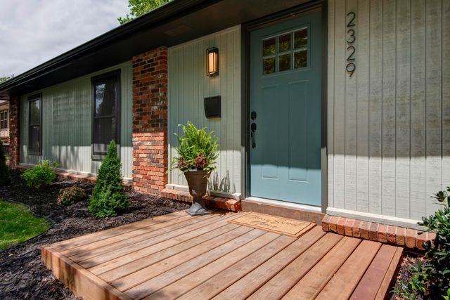 2329 E Meadow Drive, Springfield, MO 65804