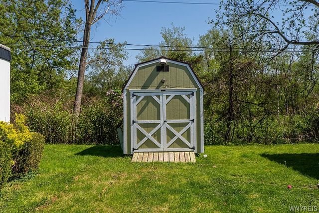 60 Carefree Lane, Cheektowaga, NY 14227