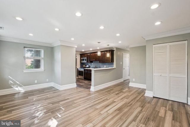 1034 E SLOCUM ST, Philadelphia, PA 19150