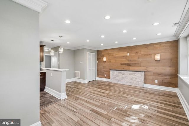 1034 E SLOCUM ST, Philadelphia, PA 19150