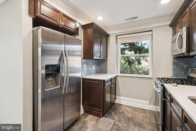 1034 E SLOCUM ST, Philadelphia, PA 19150