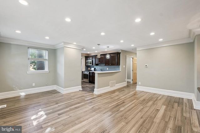 1034 E SLOCUM ST, Philadelphia, PA 19150
