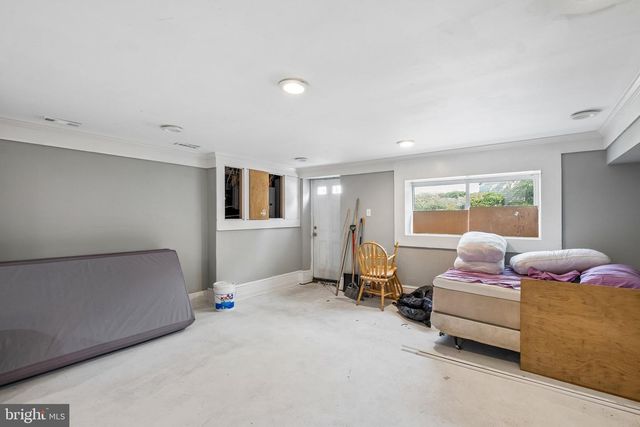 1034 E SLOCUM ST, Philadelphia, PA 19150