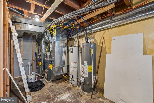 1034 E SLOCUM ST, Philadelphia, PA 19150