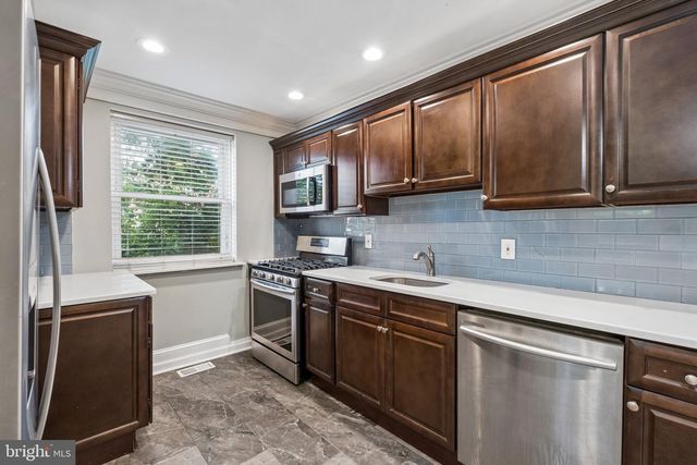 1034 E SLOCUM ST, Philadelphia, PA 19150