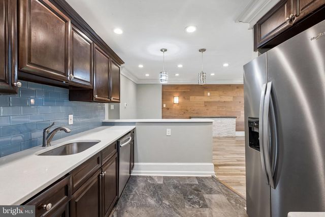 1034 E SLOCUM ST, Philadelphia, PA 19150