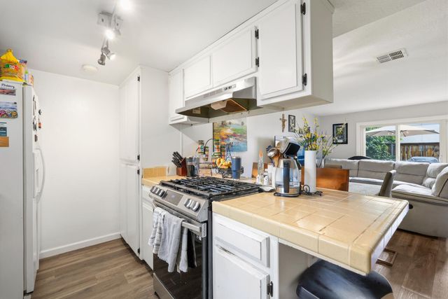 6034 Casa Alegre, Carmichael, CA 95608