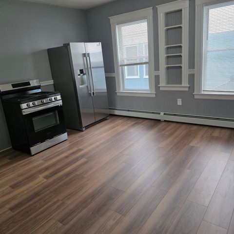 296 Howard Street 1, Lawrence, MA 01841