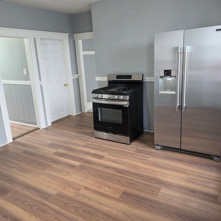 296 Howard Street 1, Lawrence, MA 01841