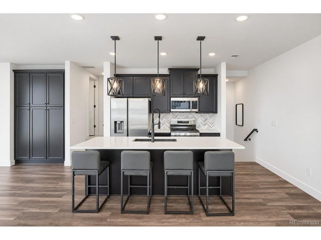 2038 S Holly St 2, Denver, CO 80222