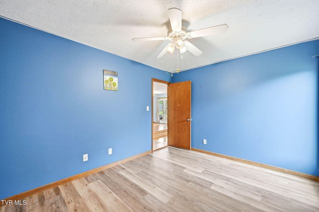 731 Redwood Drive, Mount Carmel, TN 37645