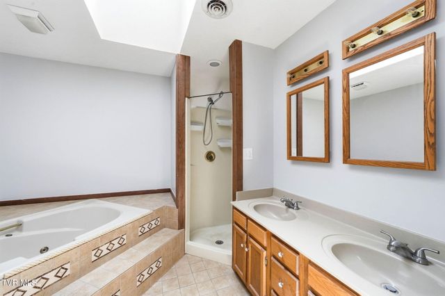 731 Redwood Drive, Mount Carmel, TN 37645