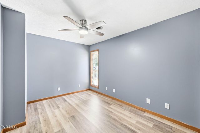731 Redwood Drive, Mount Carmel, TN 37645