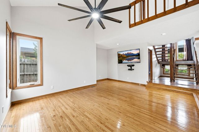 731 Redwood Drive, Mount Carmel, TN 37645