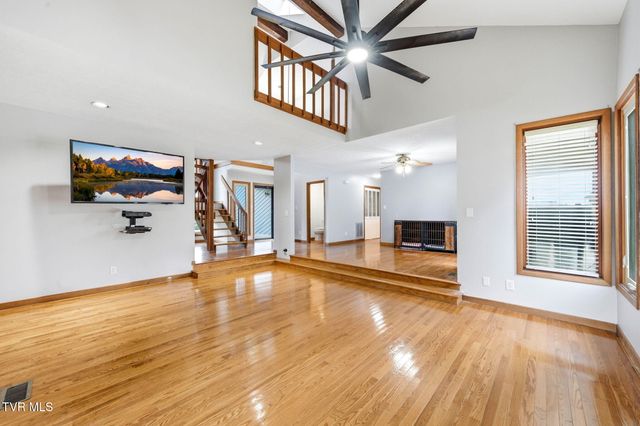 731 Redwood Drive, Mount Carmel, TN 37645