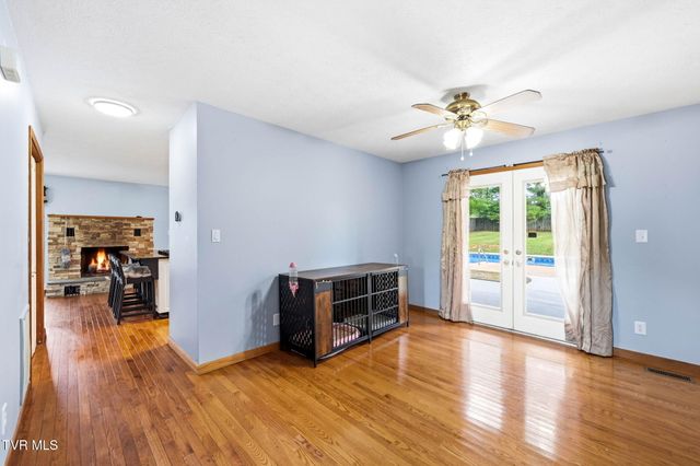731 Redwood Drive, Mount Carmel, TN 37645