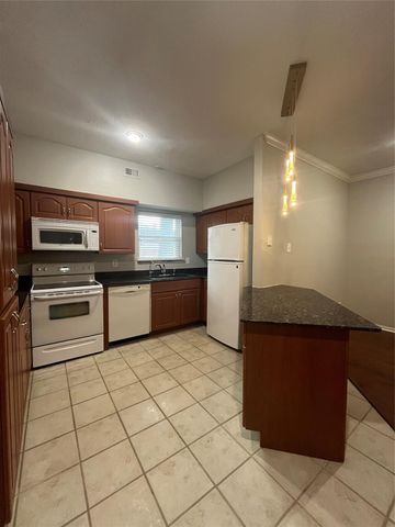 4041 Law Street 404, Houston, TX 77005