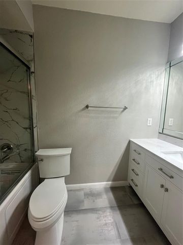 4041 Law Street 404, Houston, TX 77005