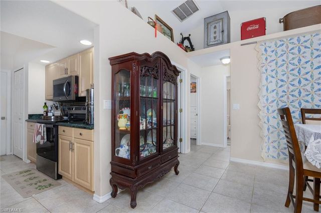 1630 SW 9th PL, Cape Coral, FL 33991