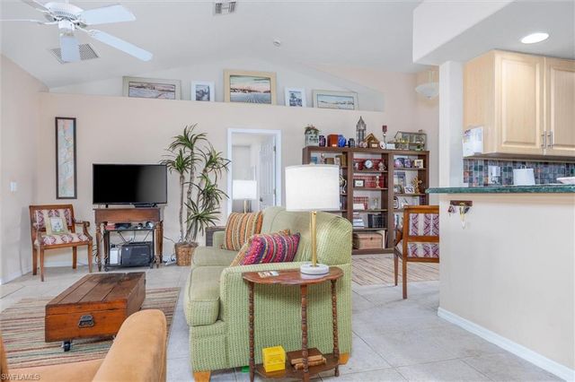 1630 SW 9th PL, Cape Coral, FL 33991