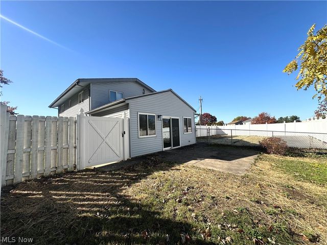 7610 Royal Ridge Drive, Parma, OH 44129