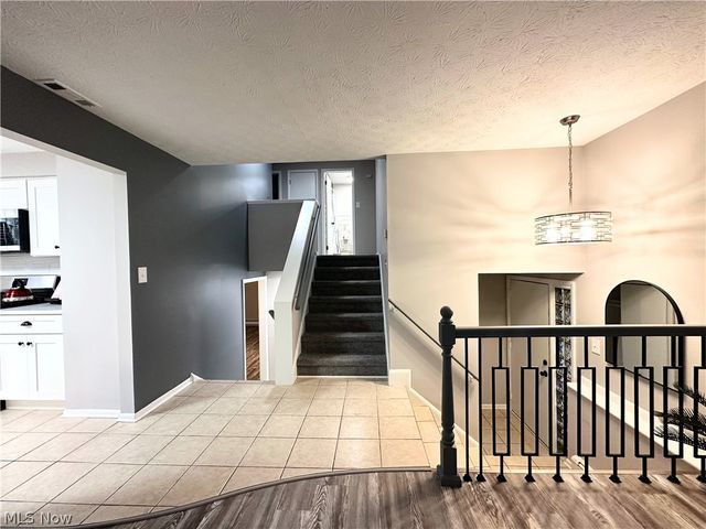 7610 Royal Ridge Drive, Parma, OH 44129