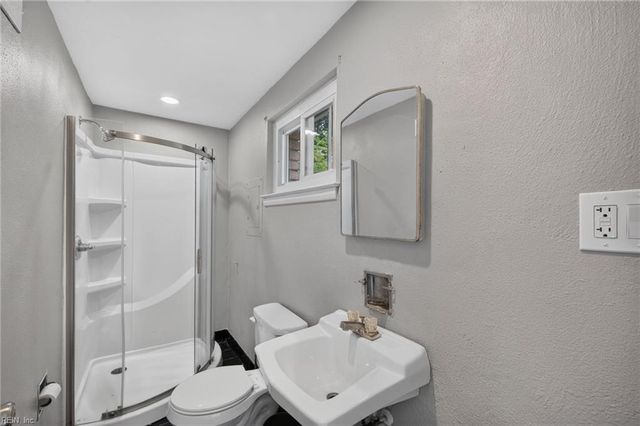 5548 Berry Hill RD, Norfolk, VA 23502