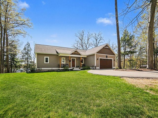 5203 W Bald Eagle Drive, Ludington, MI 49431