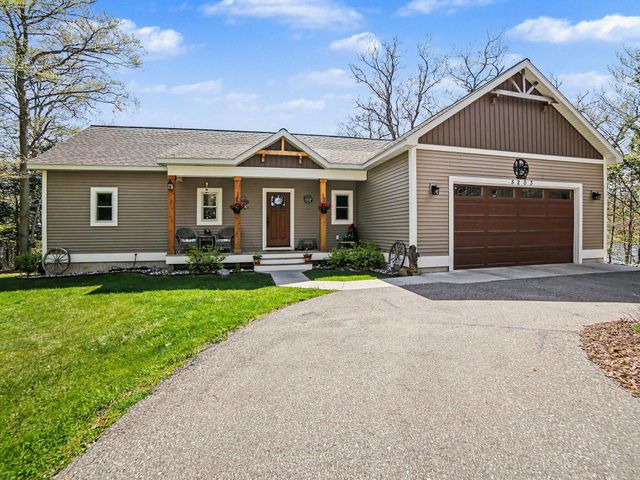 5203 W Bald Eagle Drive, Ludington, MI 49431
