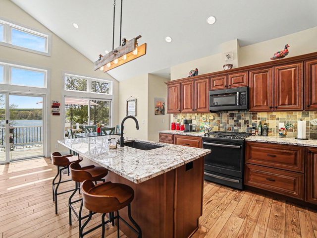 5203 W Bald Eagle Drive, Ludington, MI 49431