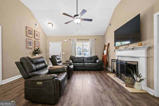 206 Jackson Farms Drive, Rockmart, GA 30153