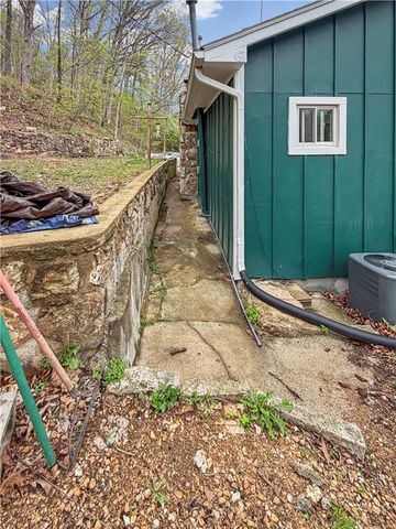 25649 Pine Cove Road, Edwards, MO 65326