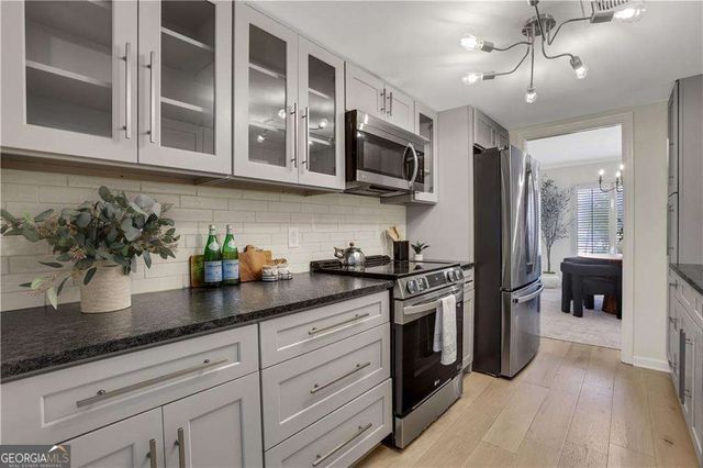 9 Ivy Gates NE, Atlanta, GA 30342