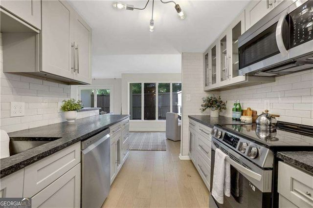 9 Ivy Gates NE, Atlanta, GA 30342