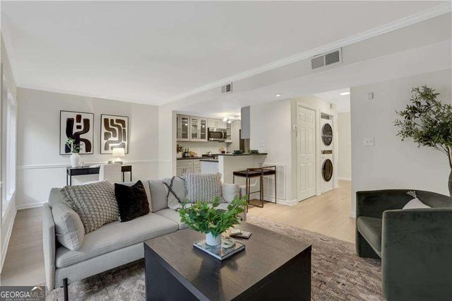 9 Ivy Gates NE, Atlanta, GA 30342