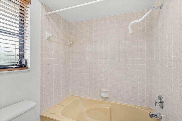 5852 LINCOLN ROAD, Venice, FL 34293