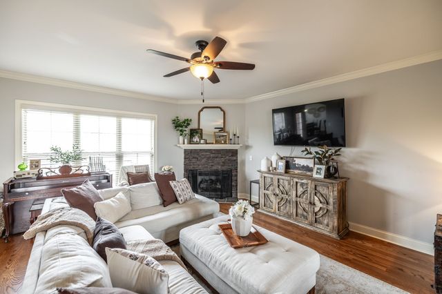 2140 Gorden Xing, Gallatin, TN 37066