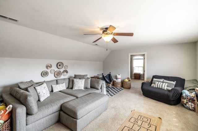 2140 Gorden Xing, Gallatin, TN 37066