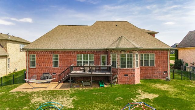 2140 Gorden Xing, Gallatin, TN 37066