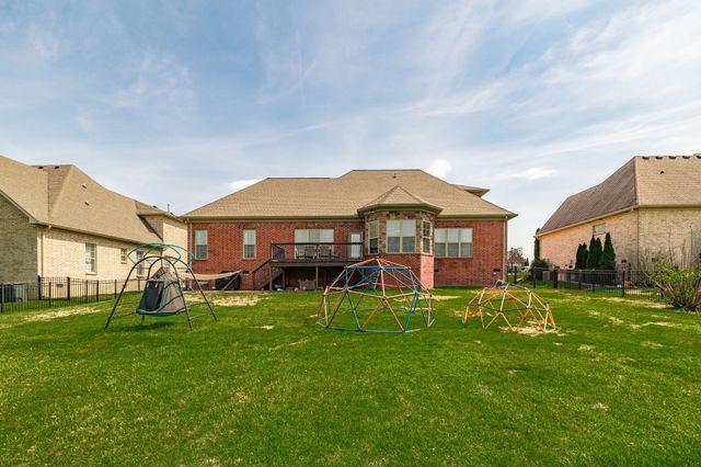 2140 Gorden Xing, Gallatin, TN 37066