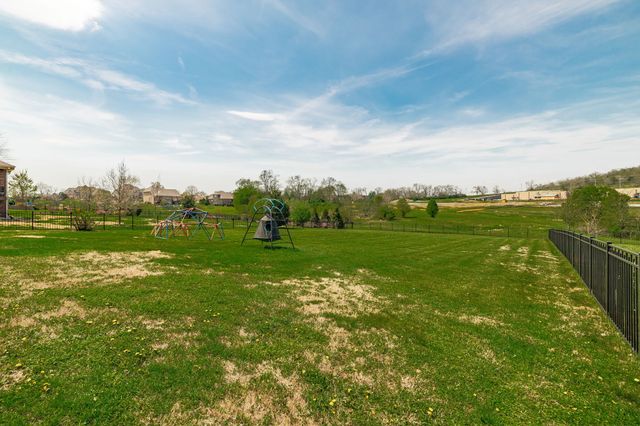 2140 Gorden Xing, Gallatin, TN 37066