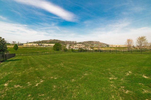 2140 Gorden Xing, Gallatin, TN 37066